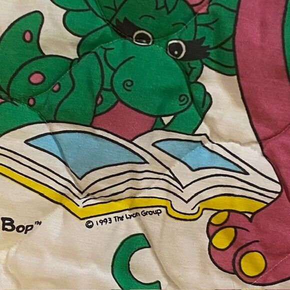 Vintage Barney ABC Blanket the Lyons Group 1993 USA Toddler Bed Crib Quilt - Picture 3 of 5